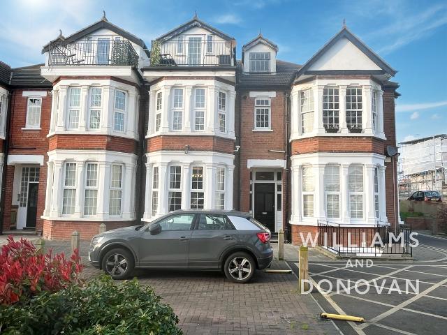 Kilworth Avenue, Southend On Sea SS1, 2 bed flat to rent, £1,350 pcm | PrimeLocation