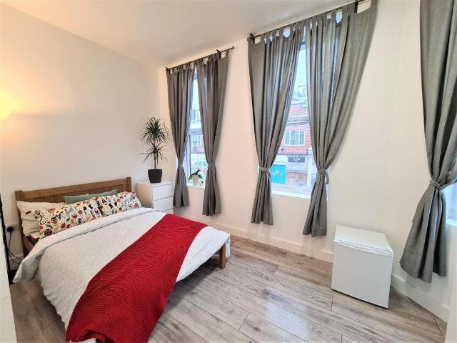 Kilburn High Road, Kilburn, NW6 House share to rent £1,150 pcm £265 pw