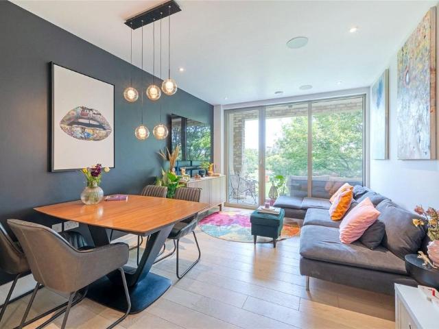 Espalier Gardens, Kilburn, London, NW6 3 bed flat to rent £3,500 pcm £808 pw