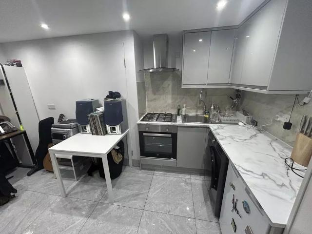 Kilburn High Road, London NW6, Studio to rent, £1,250 pcm | PrimeLocation