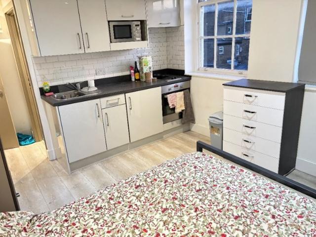 Kilburn High Road, London NW6, Studio to rent, £1,395 pcm | PrimeLocation