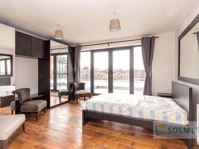 Kilburn High Road, London NW6 3 bed penthouse to rent £3,300 pcm £762 pw