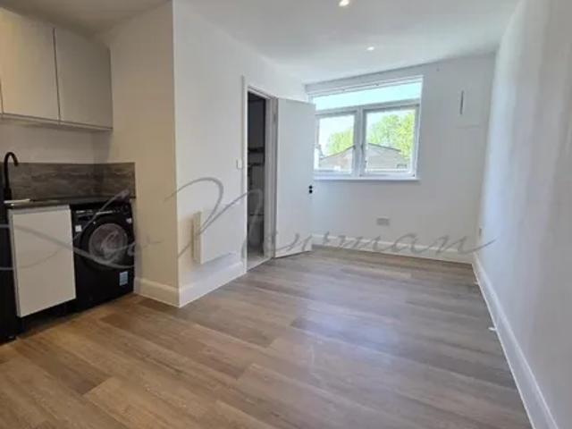 Kilburn High Road, London, NW6 7PY, United Kingdom | 1 bed apartment for rent #167548500 | Rentberry
