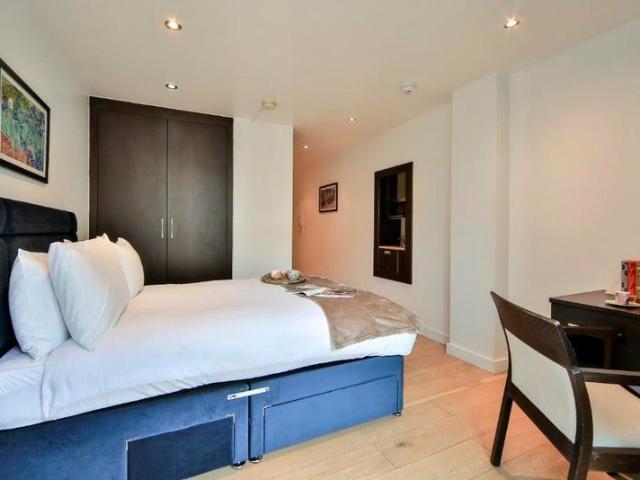 Kilburn High Road NW6, Studio to rent, £1,500 pcm | PrimeLocation