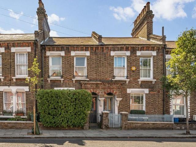 Kilburn Lane, London W10 2 bed house to rent £3,000 pcm £692 pw