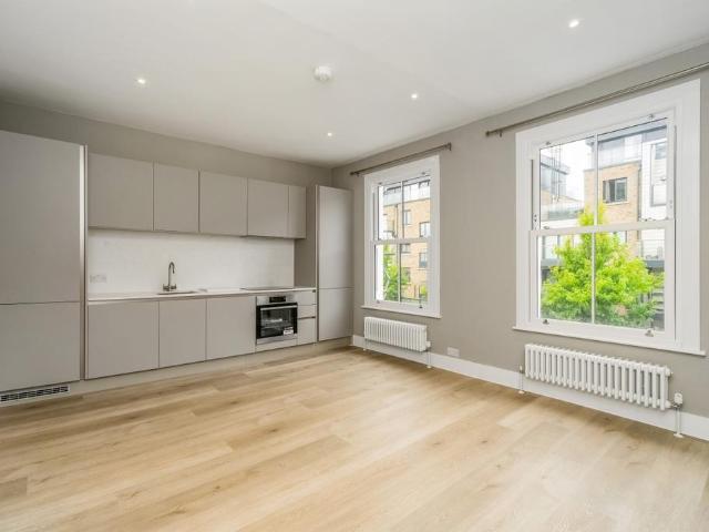 Kilburn Park Road London NW6 2 bed flat to rent £2,500 pcm £577 pw