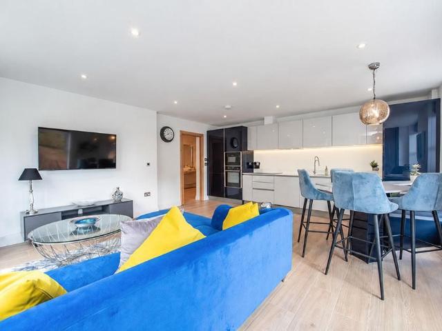 Kilburn Priory, Kilburn, London NW6, 2 bed flat to rent, £3,467 pcm | PrimeLocation