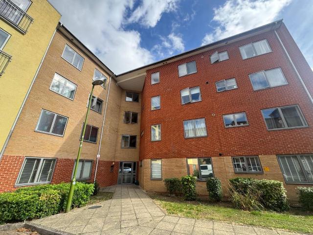 Kilby Road, Stevenage SG1, 2 bed flat to rent, £1,425 pcm | PrimeLocation