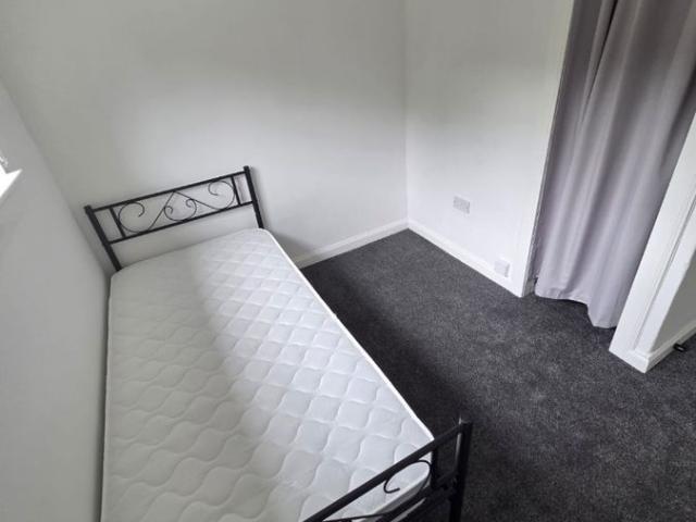 Kilcreggan View, East, Greenock PA15, 3 bed flat to rent, £725 pcm | PrimeLocation