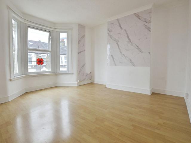 Kildare Road, London E16, 3 bed maisonette to rent, £1,900 pcm | PrimeLocation