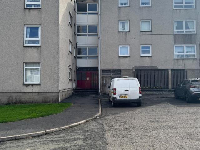 Kildonan Place, Motherwell, ML1 2 bed flat to rent £750 pcm £173 pw