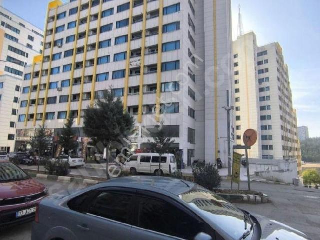 Kilis Merkez De Üniversite Yanında Eşyalı 2+1 Satılık Daire