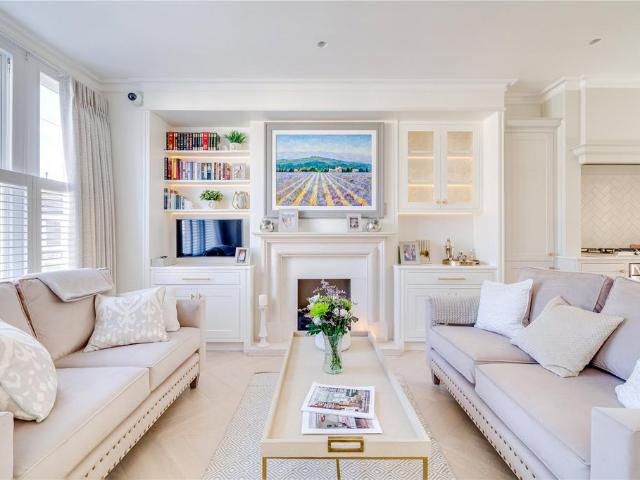 Kilkie Street, Fulham, London, SW6 3 bed flat to rent £6,000 pcm £1,385 pw