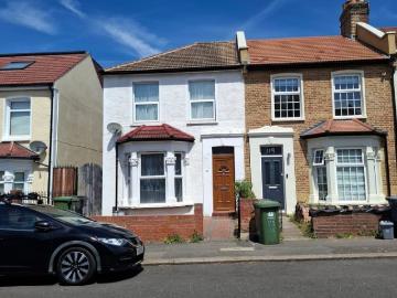 Killearn Road SE6, 4 bed terraced house to rent, £2,800 pcm | PrimeLocation