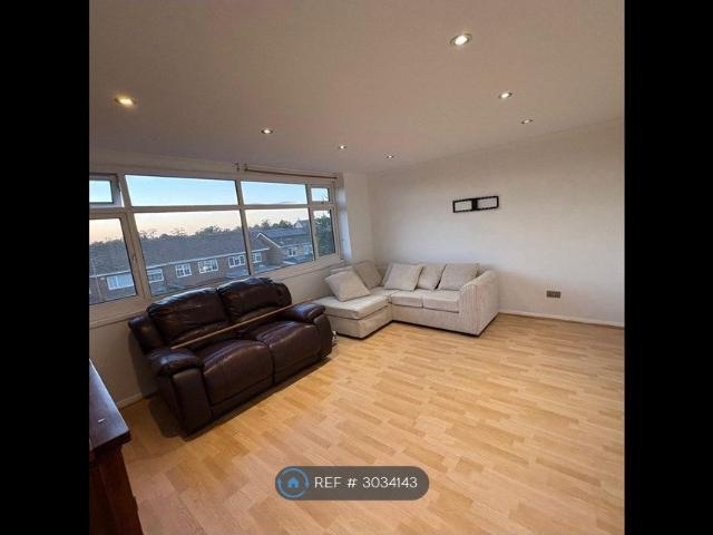 Killigrew House, Sunbury On Thames TW16, 3 bed flat to rent, £1,800 pcm | PrimeLocation