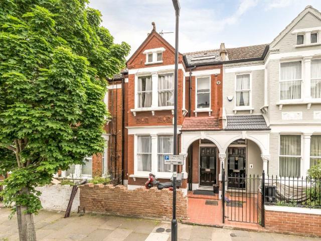 Killyon Road, South Lambeth SW8, 2 bed flat to rent, £2,400 pcm | PrimeLocation