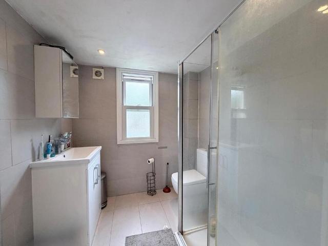 Kilmaine Road, London 3 bed flat to rent £2,950 pcm £681 pw