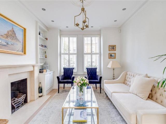 Kilmaine Road, London, SW6 3 bed terraced house to rent £6,000 pcm £1,385 pw