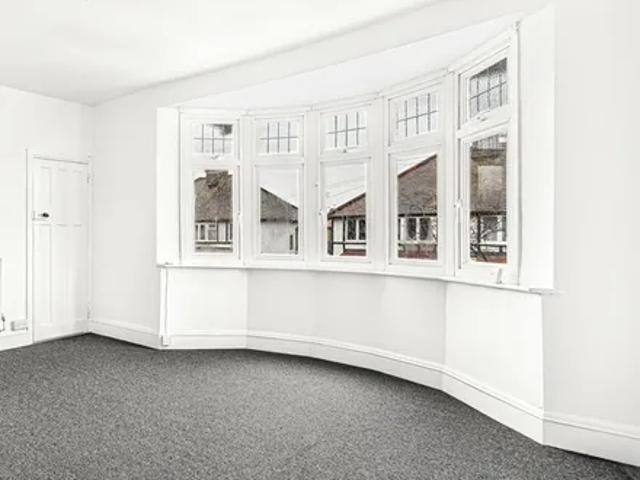 Kilmorey Gardens, London, TW1 1PY, United Kingdom | 2 bed apartment for rent #138102493 | Rentberry