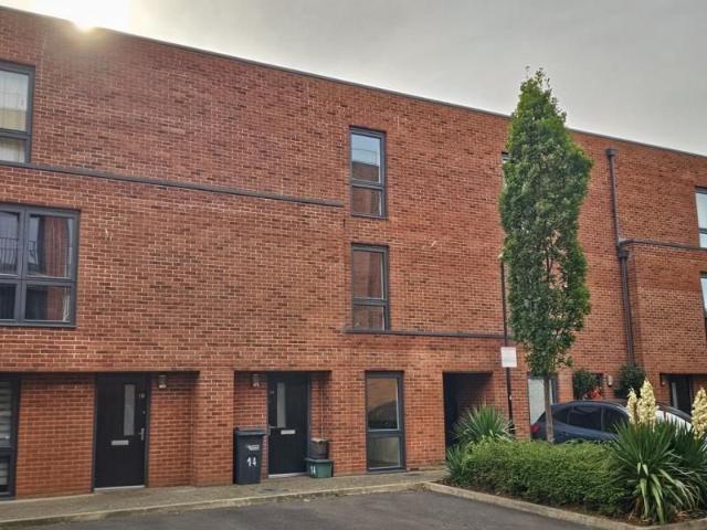 Kiln Close, Gloucester GL1, 4 bed town house to rent, £1,450 pcm | PrimeLocation