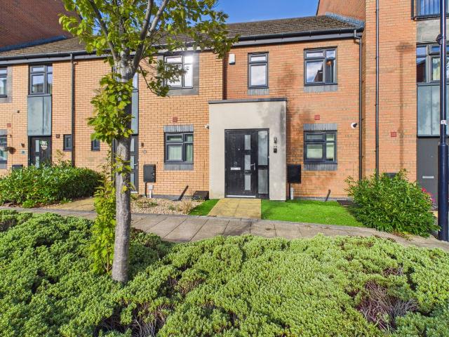 Kiln View, Hanley ST1, 2 bed terraced house to rent, £900 pcm | PrimeLocation