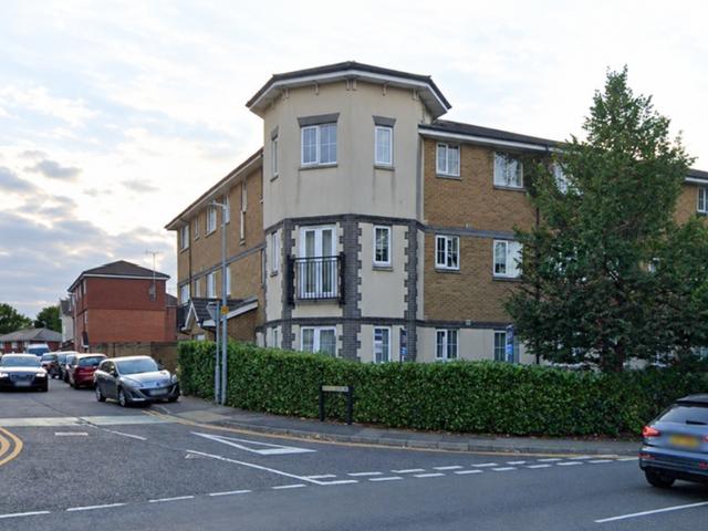 Kiln Way, Dunstable LU5, 2 bed flat to rent, £1,250 pcm | PrimeLocation