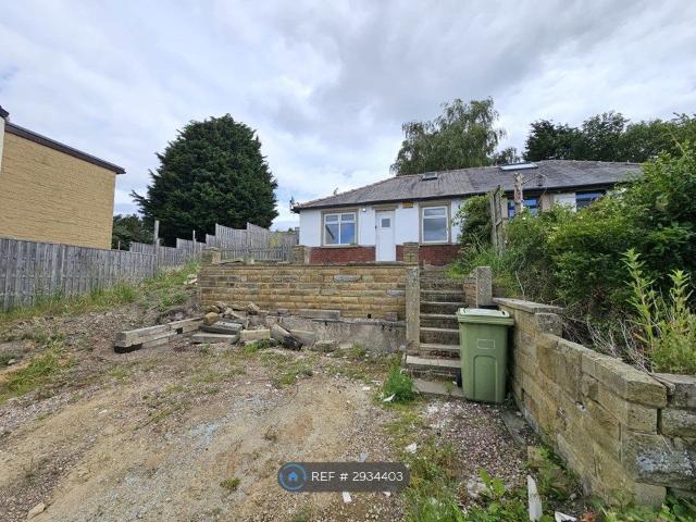 Kilner Bank, Huddersfield HD5, 2 bed bungalow to rent, £895 pcm | PrimeLocation