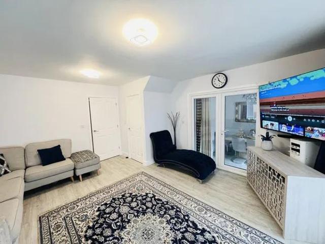 Kilnwood Vale 3 bedroom house to rent