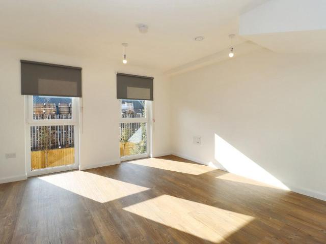 Kilpatrick Bow, Edinburgh. 2 bed terraced house to rent £1,600 pcm £369 pw