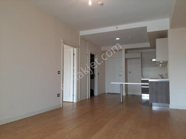 Kiptaş Venezia Mega Kiralık 1+1 Boş Güzel Daire. avm Havuz Manz