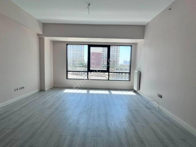 Kiptaş Venezia Mega Kiralık Boş 90 M2 Kare 1+1 Daire