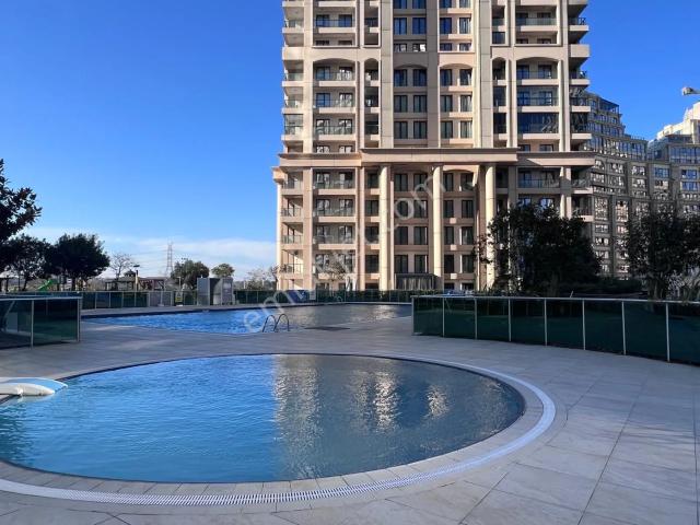 Kiptaş Venezia Mega Satılık Boş Kare Salon Hemen Oturum 1+1 Daire