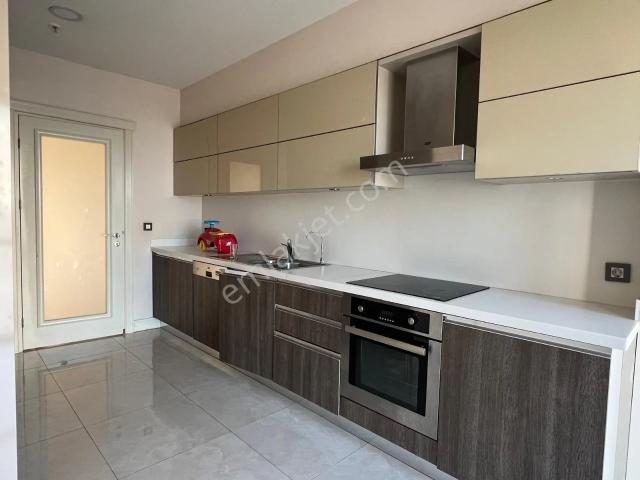 Kiptaş Venezia Mega'da Kiralık 3+1 Boş Aylık Ödemeli Temiz Daire 3wc
