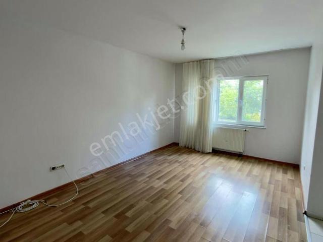 Kiptaş Konutlarında 2+1 Amerikan Mutfaklı Site İçi Kiralık Daire