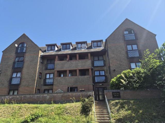 Kipling Court, Bexhill TN40 2 bed flat to rent £1,190 pcm £275 pw