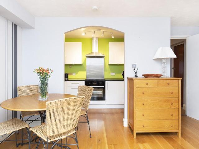 Kipling Drive, SW19 1 bed flat to rent £1,500 pcm £346 pw