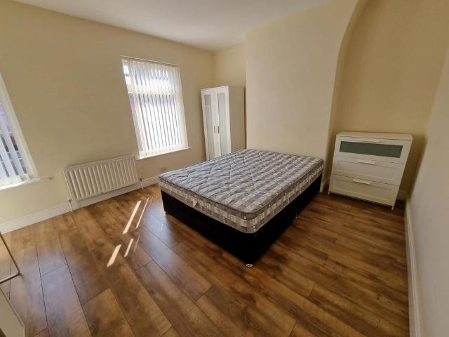 Kippax Street, M14 4FX 4 bed terraced house to rent £2,000 pcm £462 pw