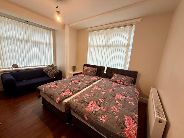 Kippax Street, Manchester, M14 1 bed in a house share to rent £525 pcm £121 pw