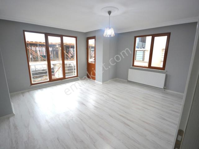Kiralık Çatı Dubleks Daire 2+1 Asansör Yok 90 M2 Konumu Güzel