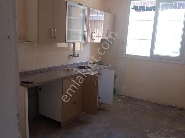 Kiralık Aylık 2+1 Yeşilyurt 3kat Kapalı Mutfak Geniş 2balkon 8,000tl
