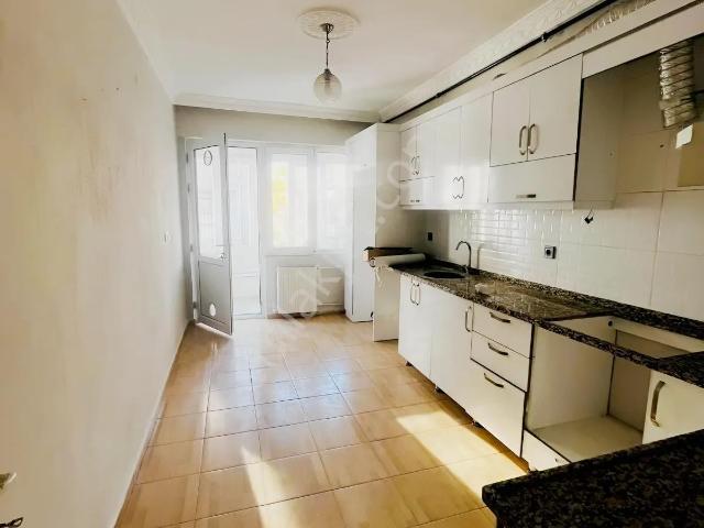 Kiralık Ayrı Mutfaklı Sıfır Doğal Gazlı Geniş Ara Kat Daire