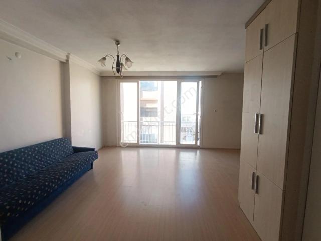 Kiralık Çarşı Merkezi Ara Kat Kiralık 1+1 Daire