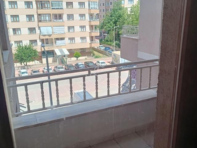 Kiralık Ara Kat,otogar Ve Tramvay Yakını Bakımlı 3+1 Daire