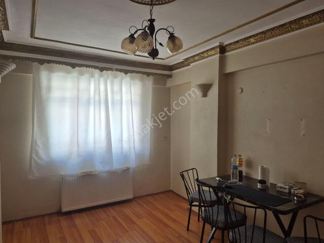 Kiralık Balkonu 1 Kat Gazi Mahallesi Yeni Karakola Yakın Sultangazi İstanbul