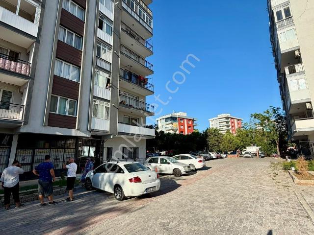 Kiralık Bayraklı Osmangazi'de Site İçinde 3+1 Doğalgazlı Arakat