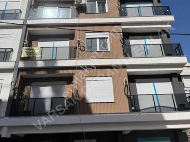 Kiralık Cumhuriyet 1+1 Sıfır Katta Daire