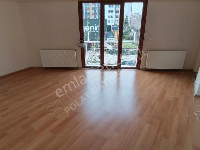 Kiralık Daire Emek Mahallesi 2+1 Arakat Balkonlu Cadde Üzeri