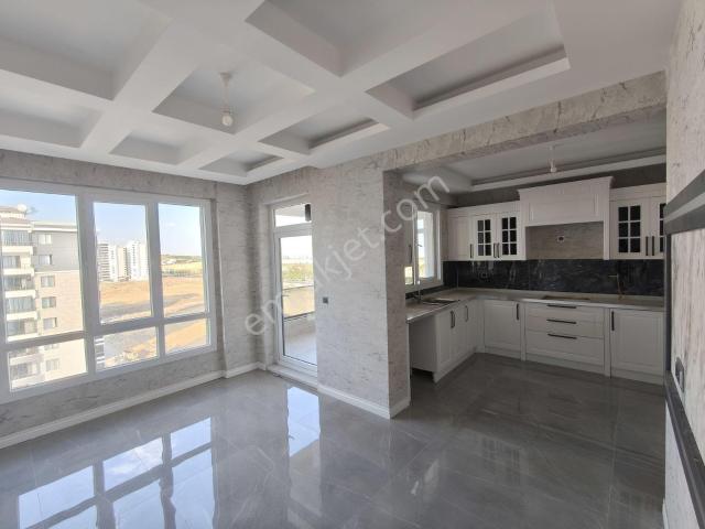 Kiralık Daire Stadyum Civarı 3.5+1 Yüksek Kat Geniş Ferah