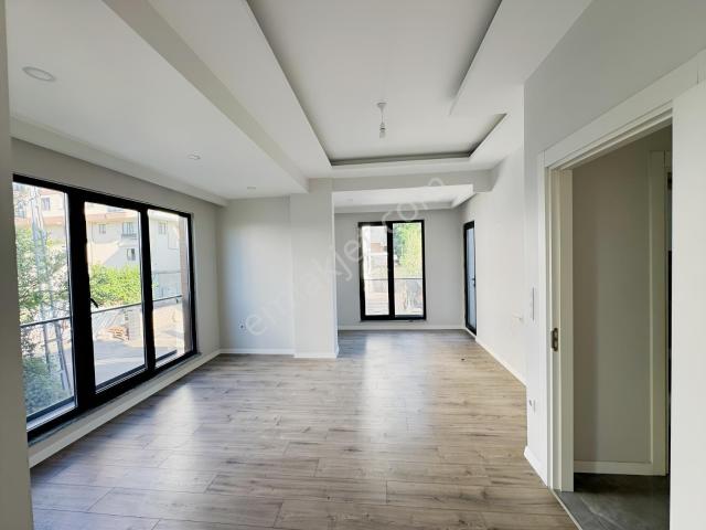 Kiralık Sıfır Daire 2+1 Cemil Meriçte M5 m8 Metroya Yakın