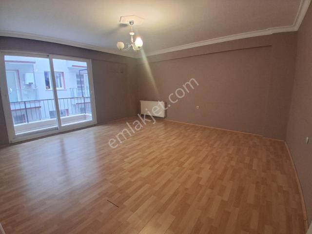 Kiralık Daire, 3+1, Doğal Gazlı, Büyük Balkonlu, İki Cepheli